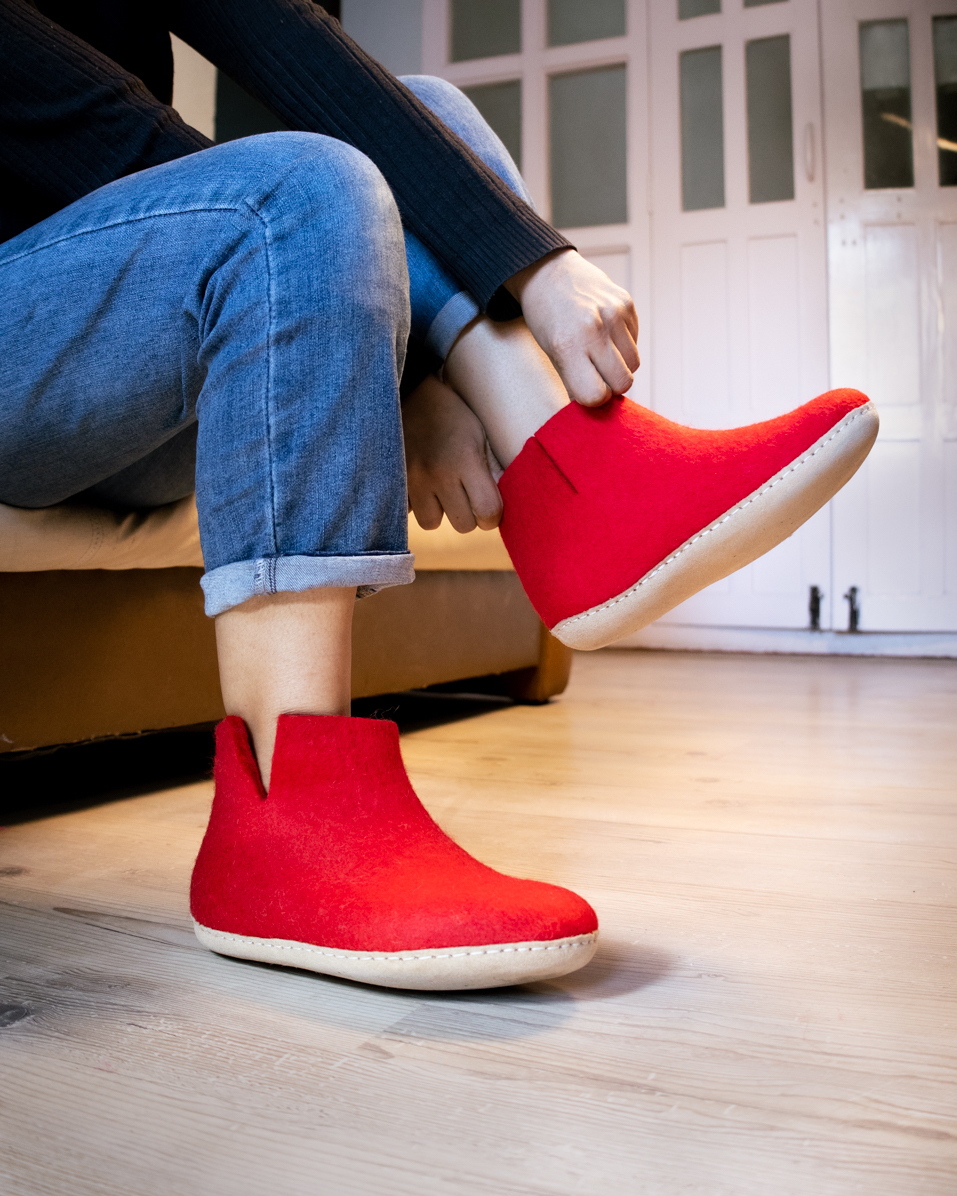 Fashionable Felt Shoe